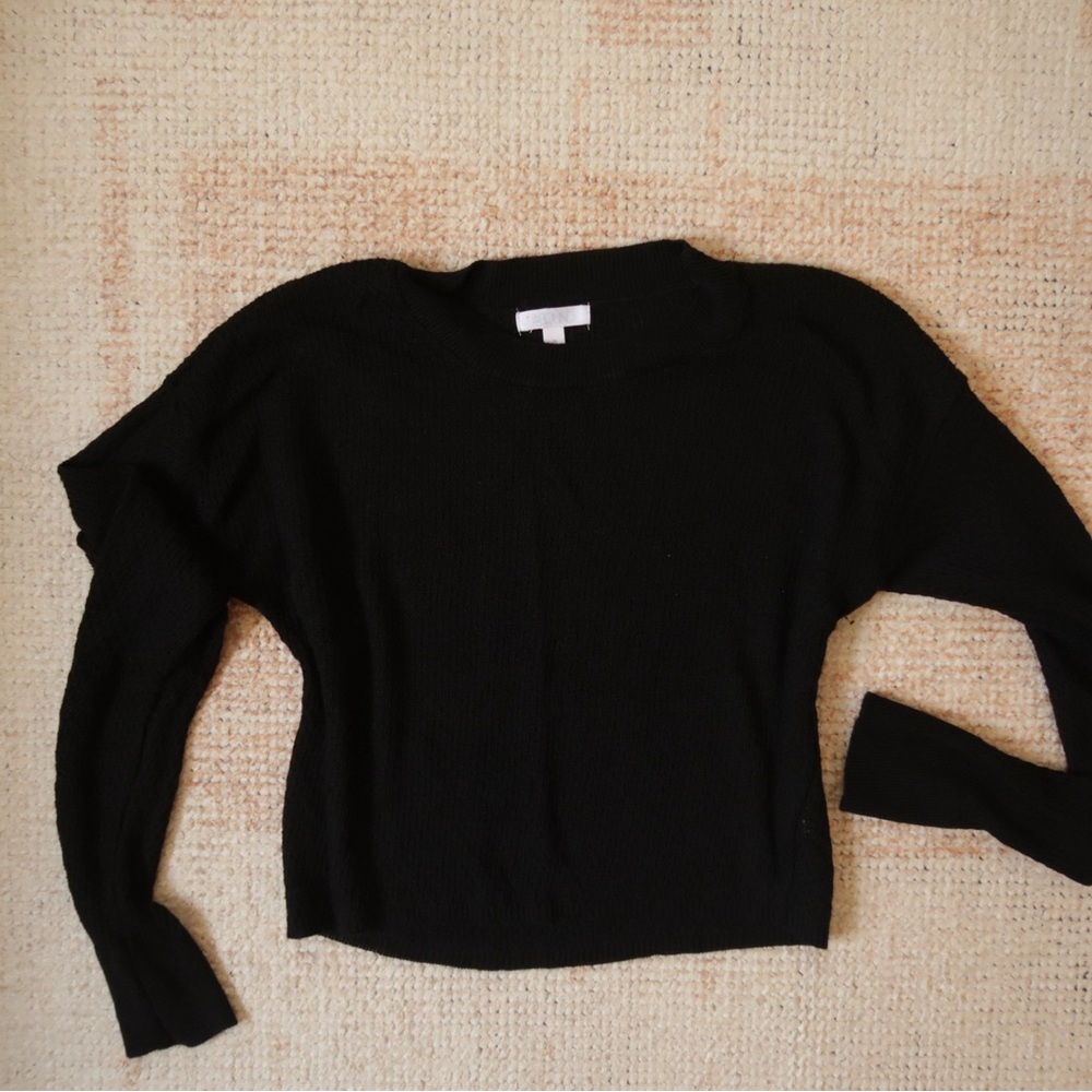 Abound Medium cropped long sleeve sweater black
